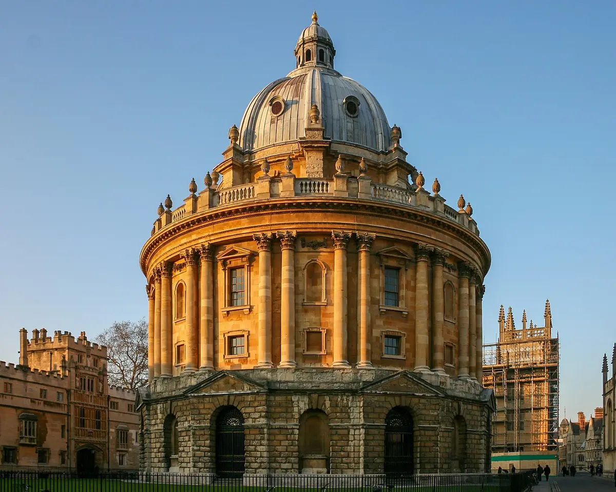 Oxford Radcliffe Camera ve tarihi üniversite yapıları